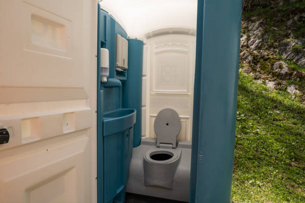 Best Portable restroom trailer rental  in Desoto Lakes, FL